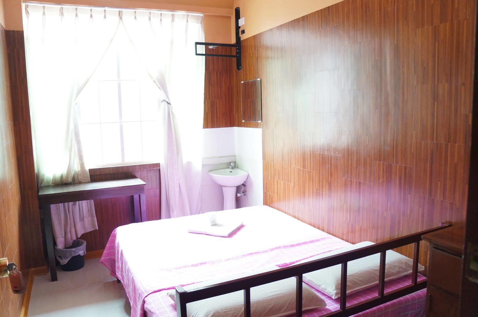 Daylight Inn Davao Exterior photo